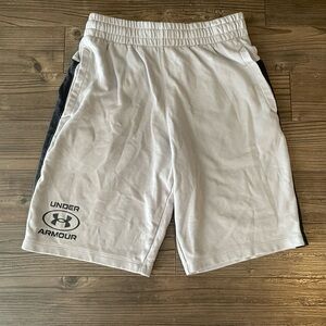 Under Armour Men's Athletic Shorts Size Medium